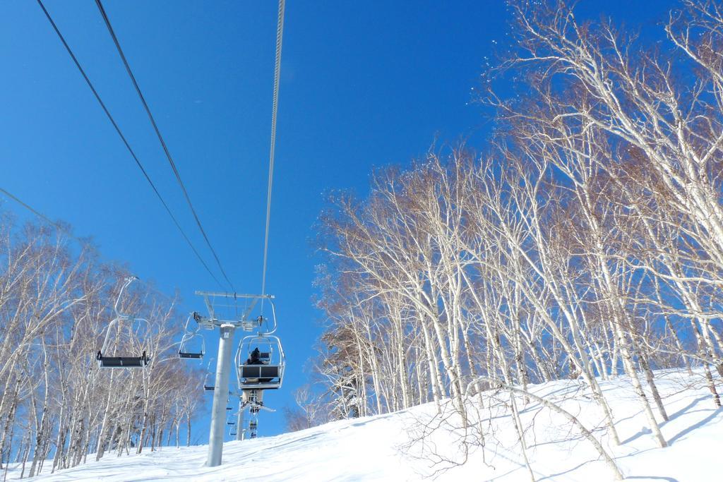 Shin Furano Prince Hotel Bagian luar foto The ski lift at Furano Ski Resort
