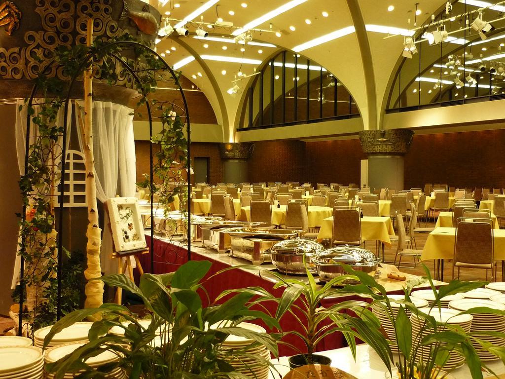 Shin Furano Prince Hotel Bagian luar foto The Grand Ballroom