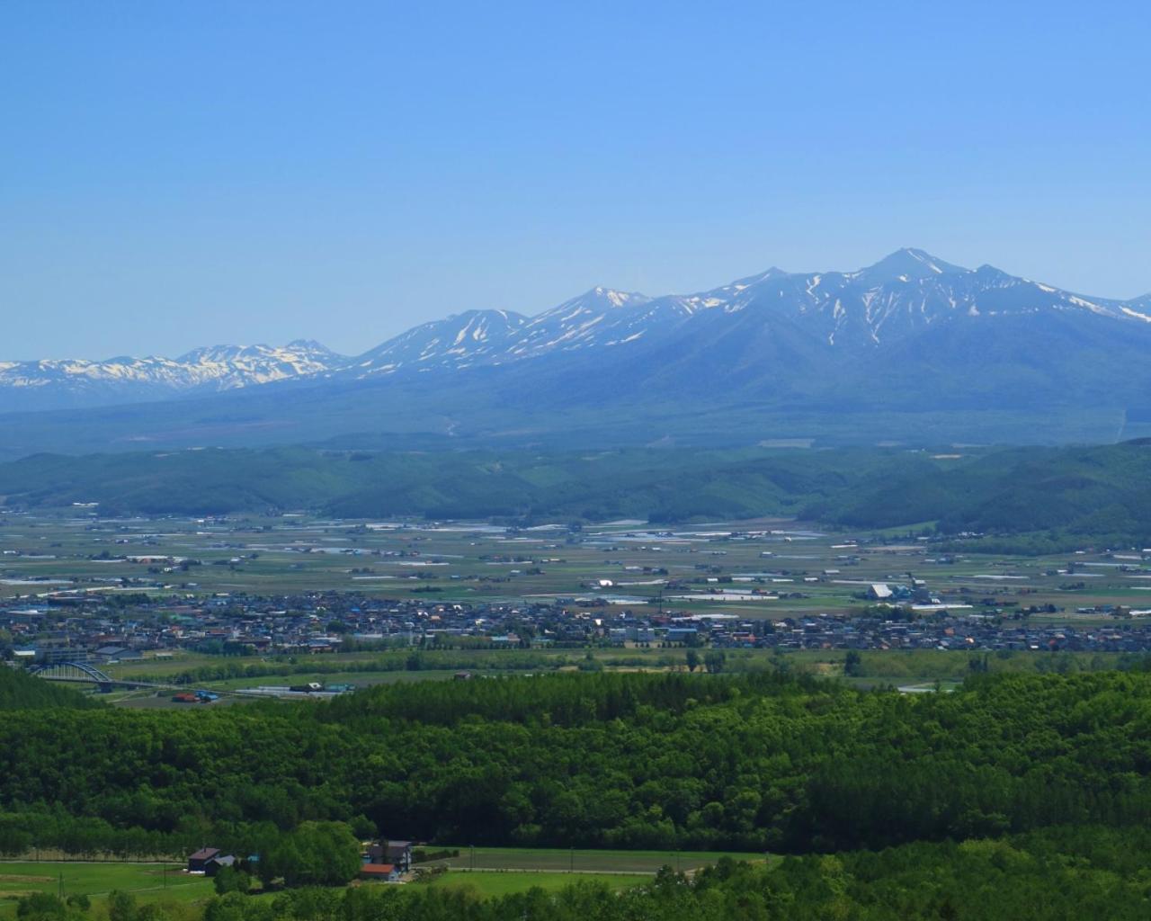 Shin Furano Prince Hotel Bagian luar foto View of Iida