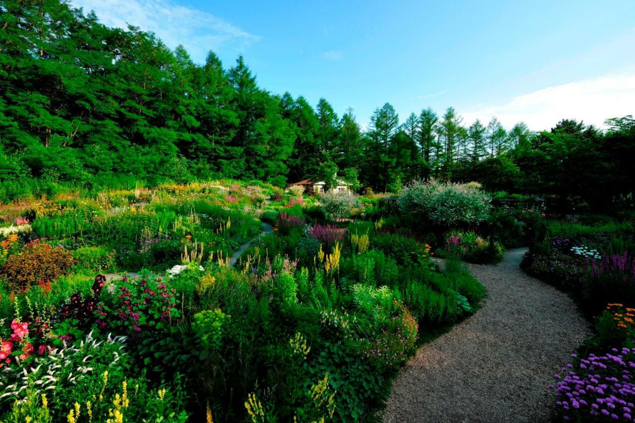 Shin Furano Prince Hotel Bagian luar foto The New Perennial Garden