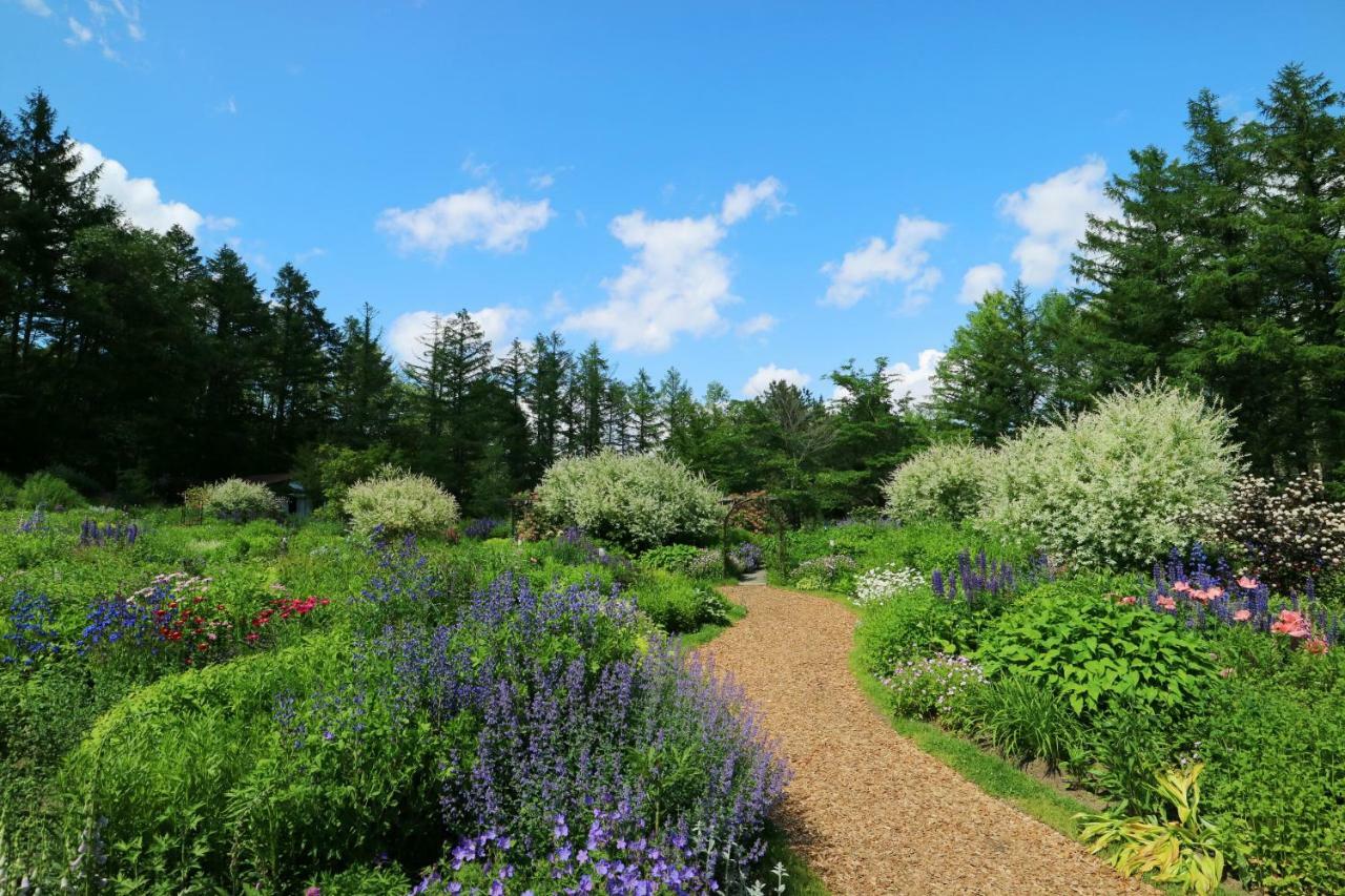 Shin Furano Prince Hotel Bagian luar foto The Gardens of the Gulf